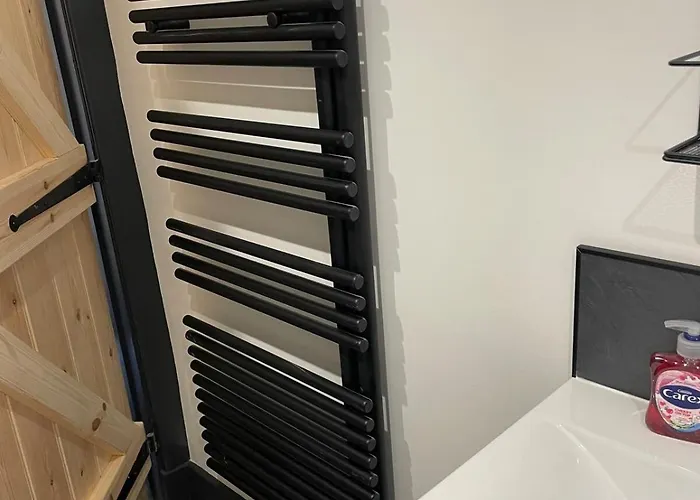 2 Bedroom Country In The District 彭里斯