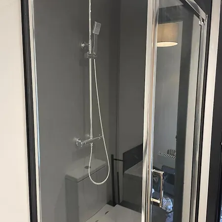 2 Bedroom Country In The District פנרית'