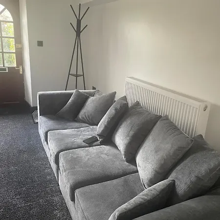 בית נופש 2 Bedroom Country In The District *