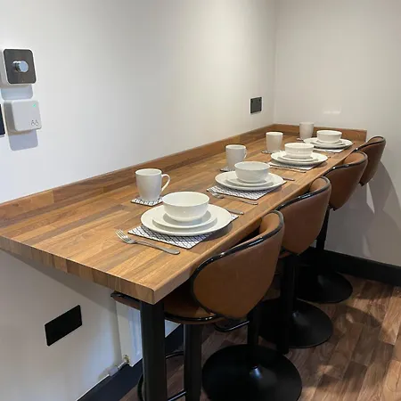 2 Bedroom Country In The District פנרית'